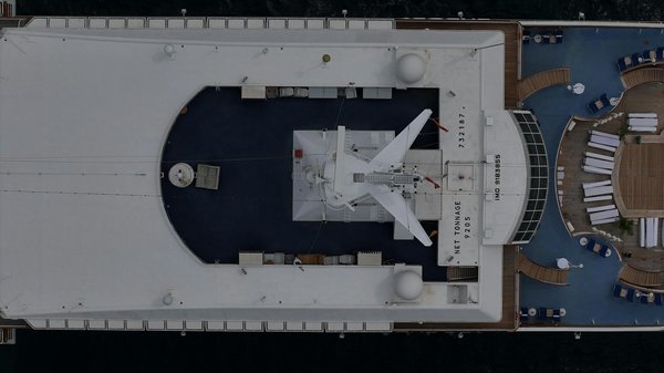 Quelle croisière permet de découvrir les traditions artisanales des autochtones du Canada?