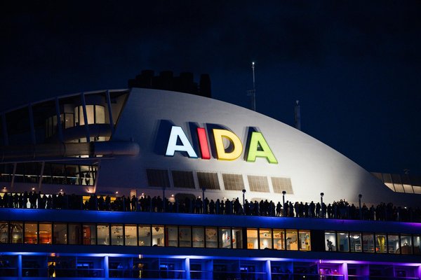 Comment choisir une tente adaptée pour un camping en région de toundra arctique?